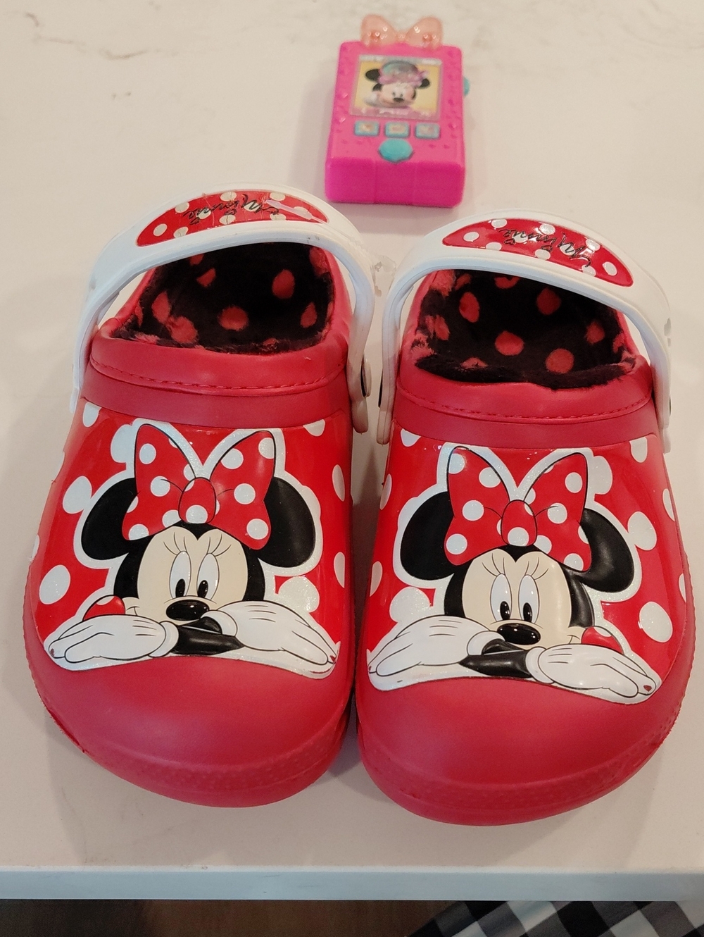 Disney Red Minnie Mouse Kids Polka Dot Clog Sandals WITH FREE CAMERA.  Size J2.